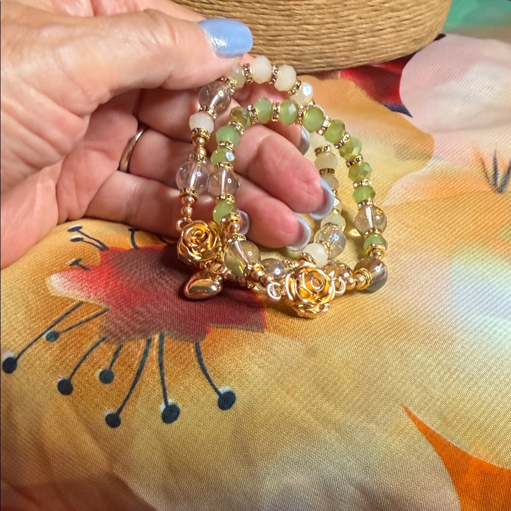 Fashion Jewelry Mint Green Teardrop Layered Necklace with Matching Bracelets - Picture 2 of 9